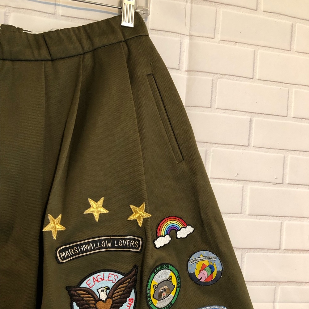 Mira Mikati Green Embroidered Scout Patches Pockets Elastic Waist Lined Skirt 4 - Picture 7 of 16